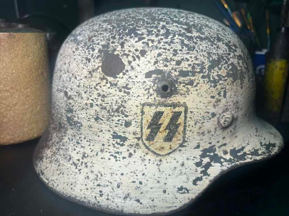 WWII German ET66 Double Decal Winter Camouflage Helmet